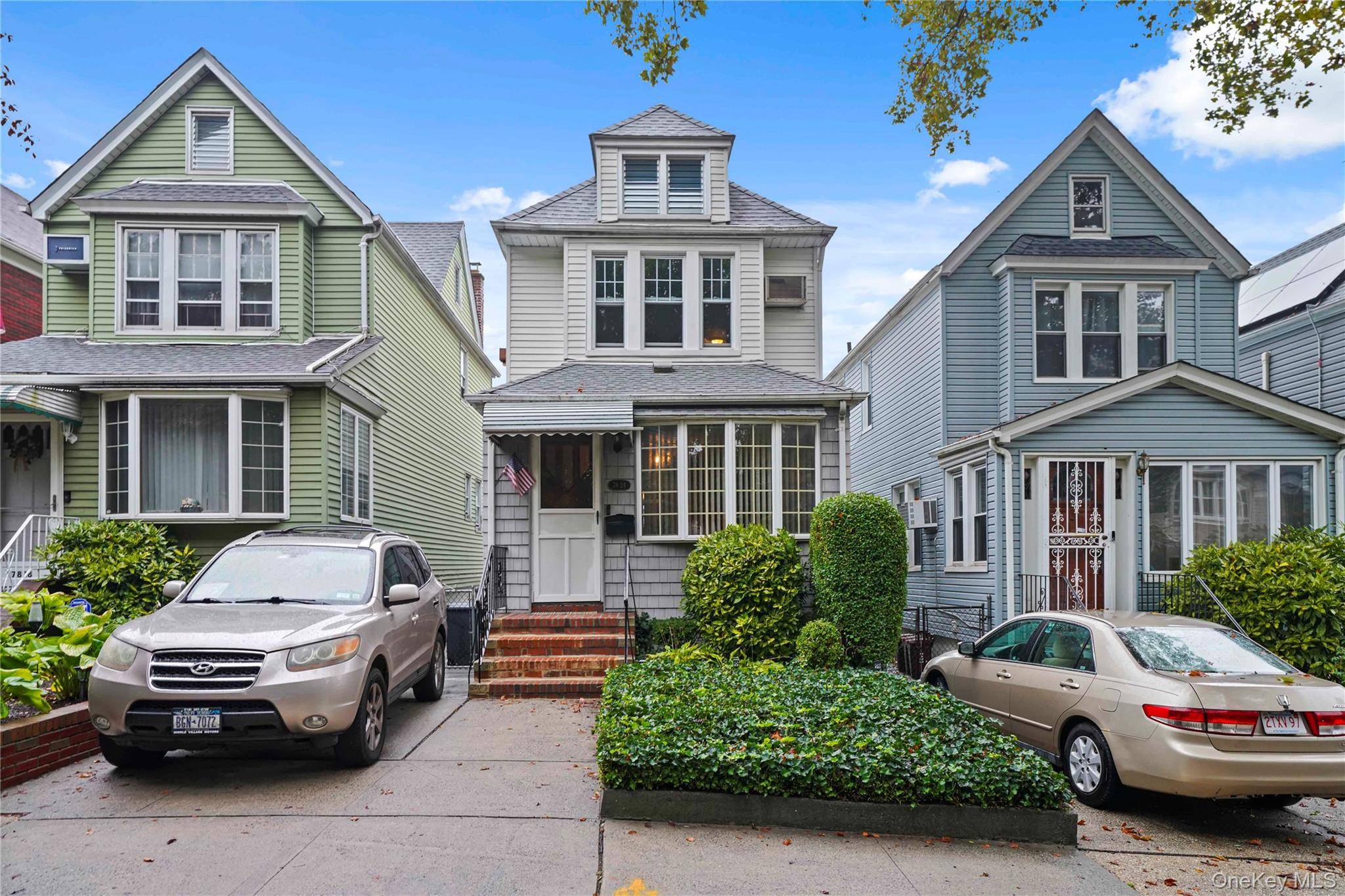 This is a one family home in the heart of liberty Park Glendale.