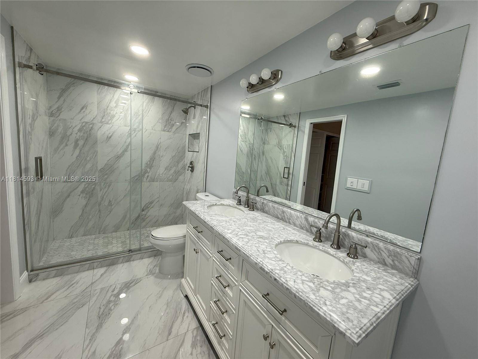 SELLER MOTIVATED TO SELL Beautifully renovated 3 bed and 2 bath townhome located in the highly desirable Westwood Gardens community of Palm Beach Gardens.