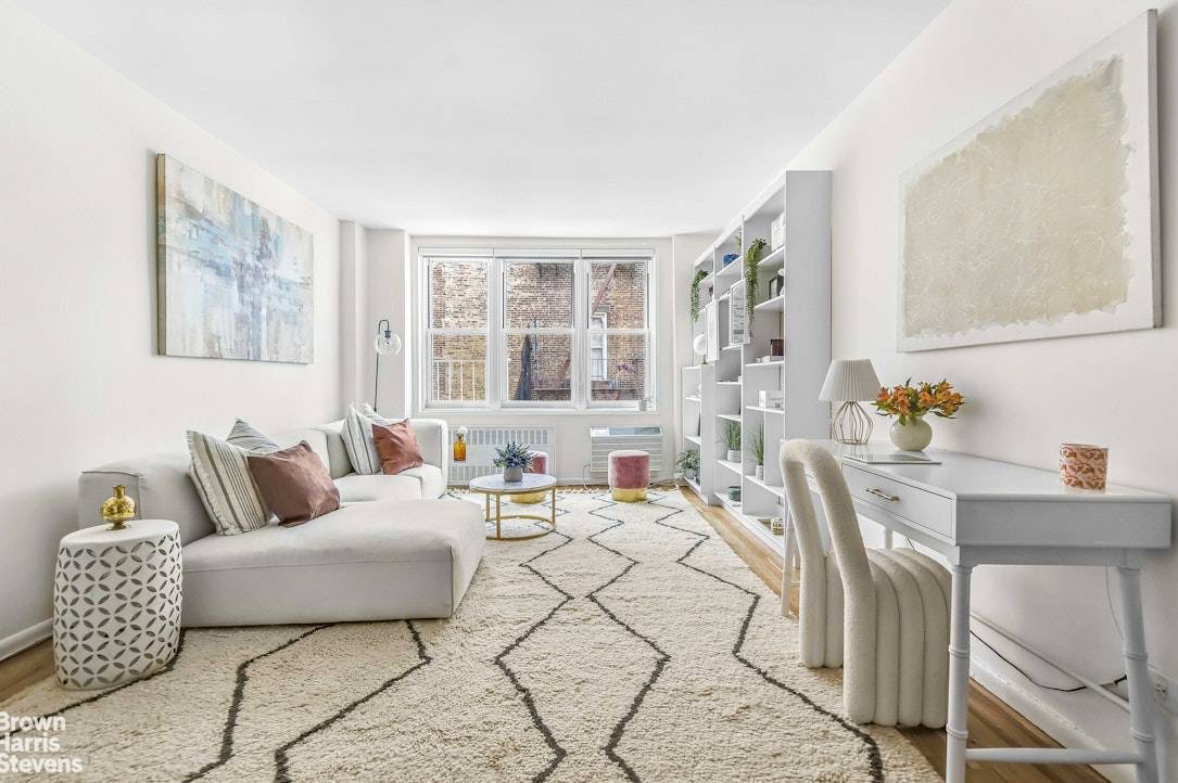 Bright, serene and inviting one bedroom apartment at 54 Orange Street, a timeless charming mid century co op building in the heart of Brooklyn Heights.