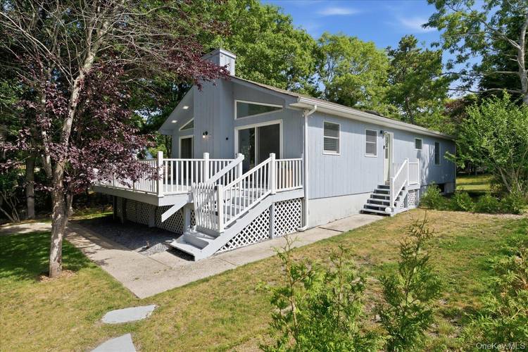 Welcome to 1A Gerald Lane, a delightful summer rental nestled in the heart of Hampton Bays, NY.