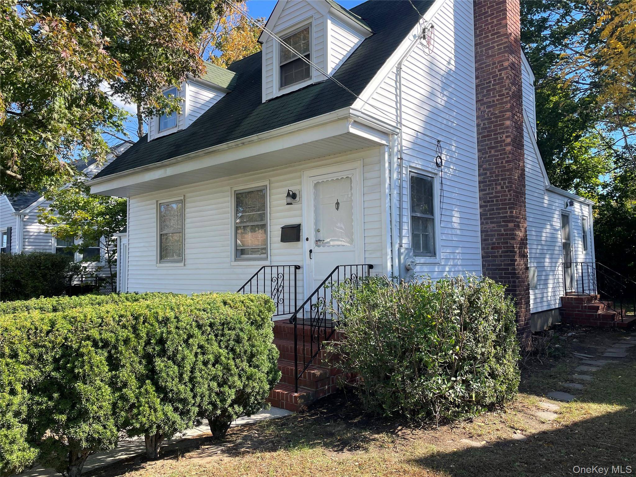 Welcome home to 1100 Pacific St.