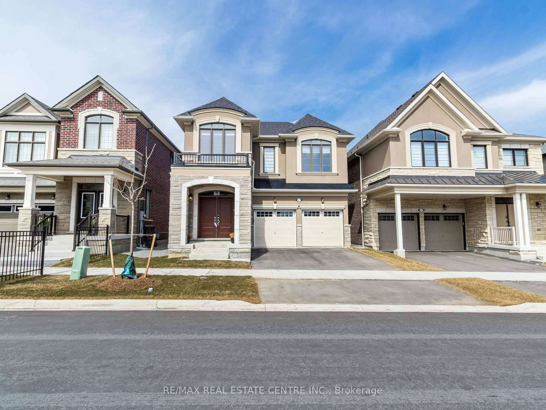 BRAND NEW This stunning House boasts 4 spacious bedrooms and 4 modern bathrooms, with additional 120, 000 upgrades, Primer Ravine Lot and Walkout style Basement, and offering ample space for ...