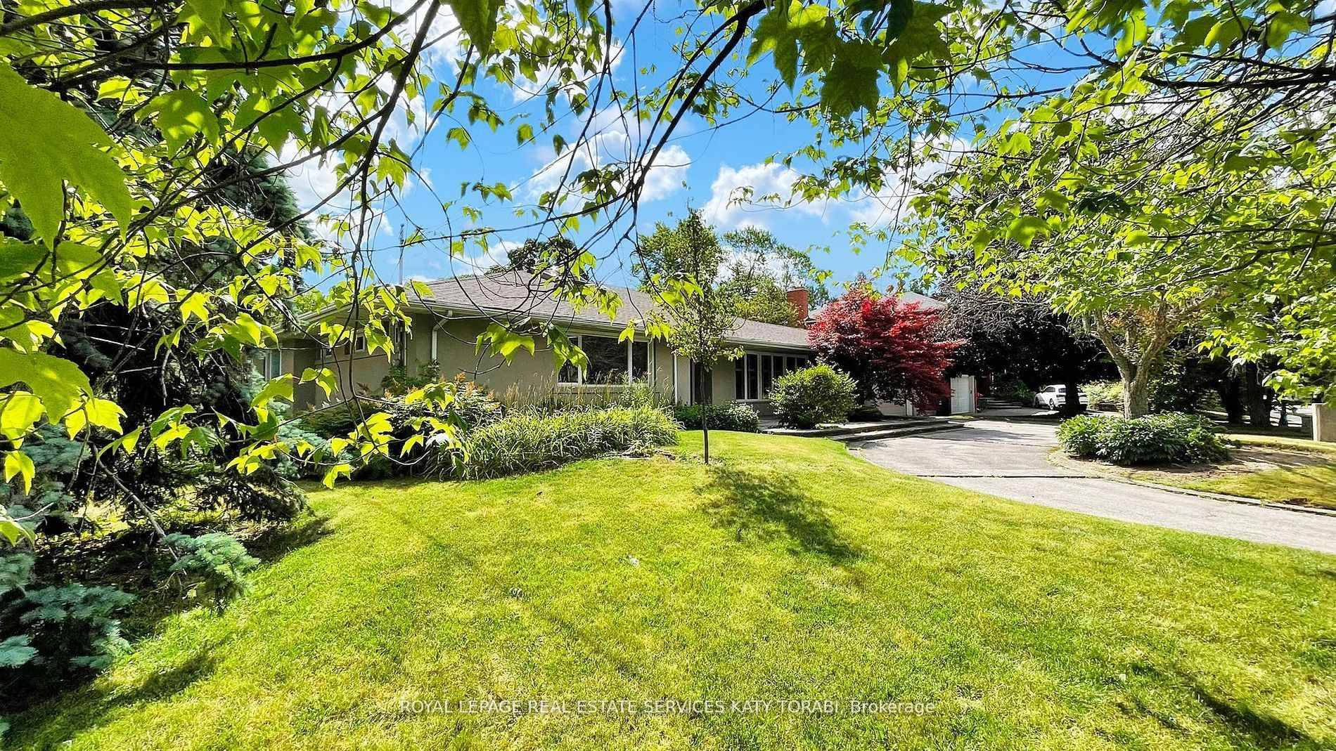 EXCEPTIONAL LIVING IN THE HEART OF YORK MILLS MODERN ELEGANCE ON A 100.