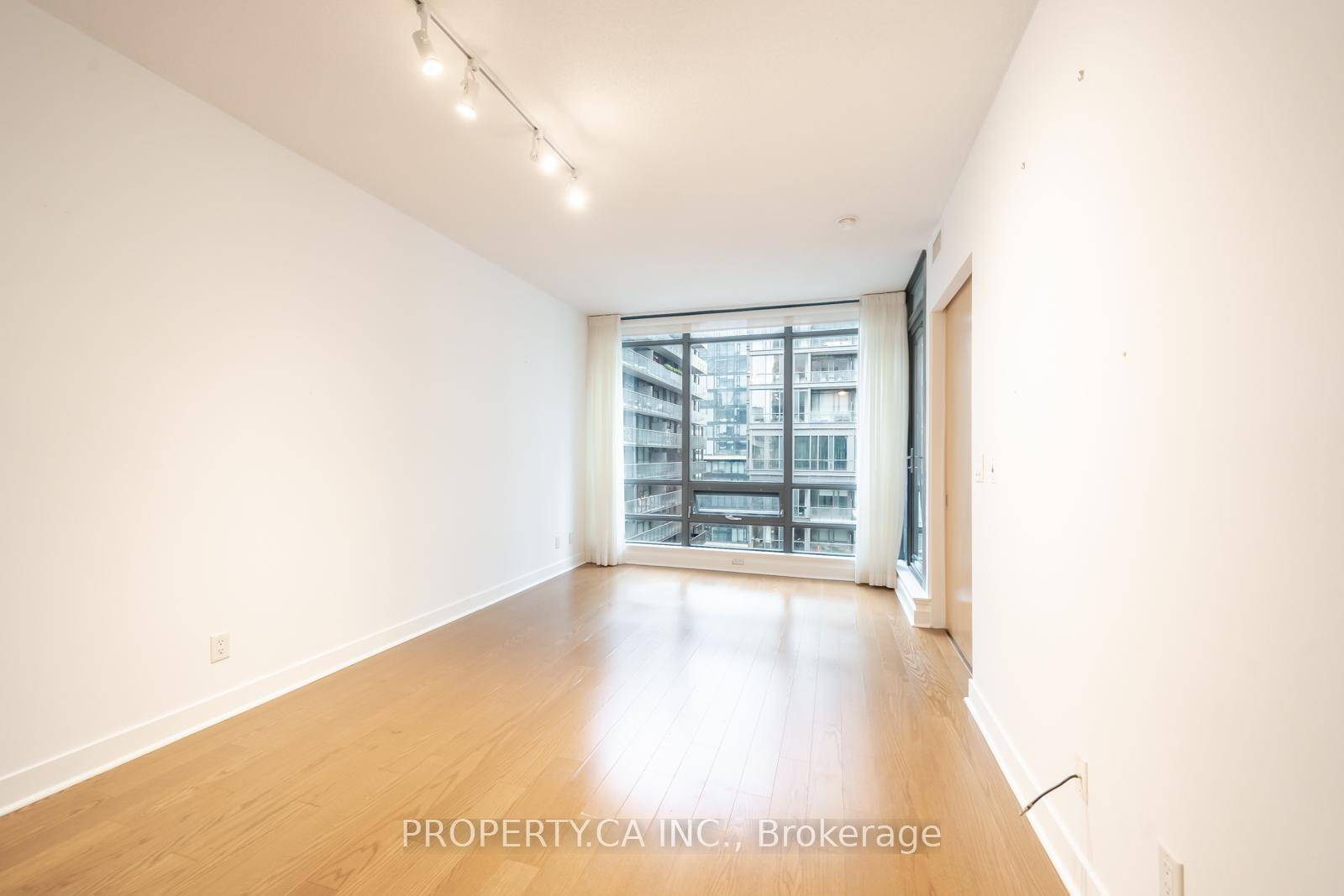 Welcome to unit 803 at The Hudson, located at 438 King Street west in the heart of King west.
