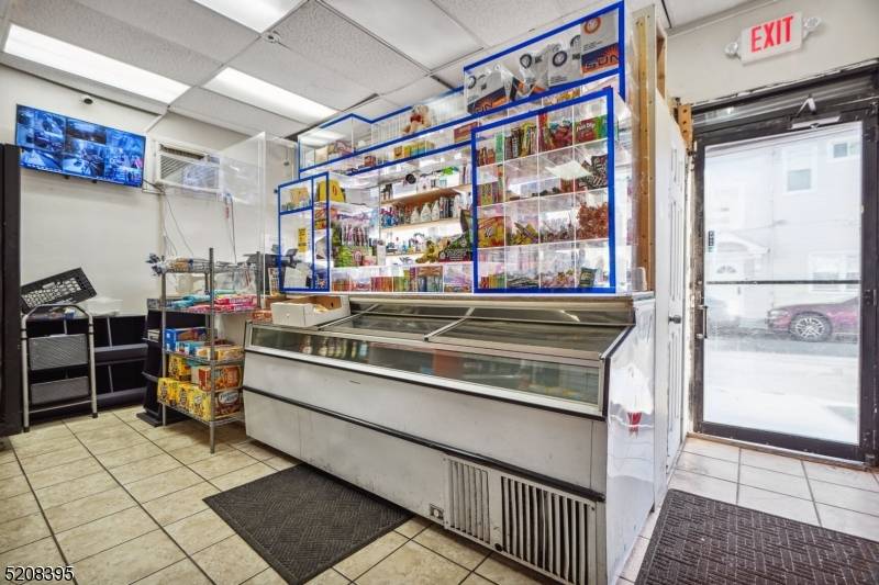 Excellent opportunity to lease a fully operational convenience store in a high traffic area surrounded by residential neighborhoods and local businesses.