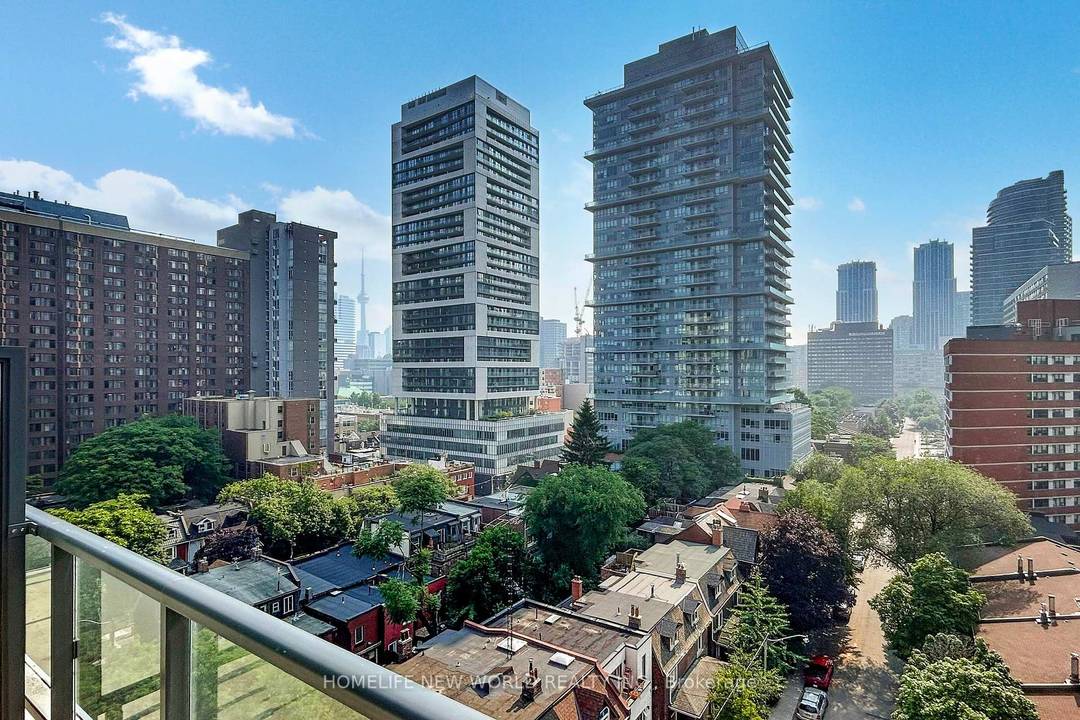 Welcome to JAC Condos at 308 Jarvis St, less than 1 year new, 1 bedroom suite on the mid floor, offering breathtaking, unobstructed cityviews !