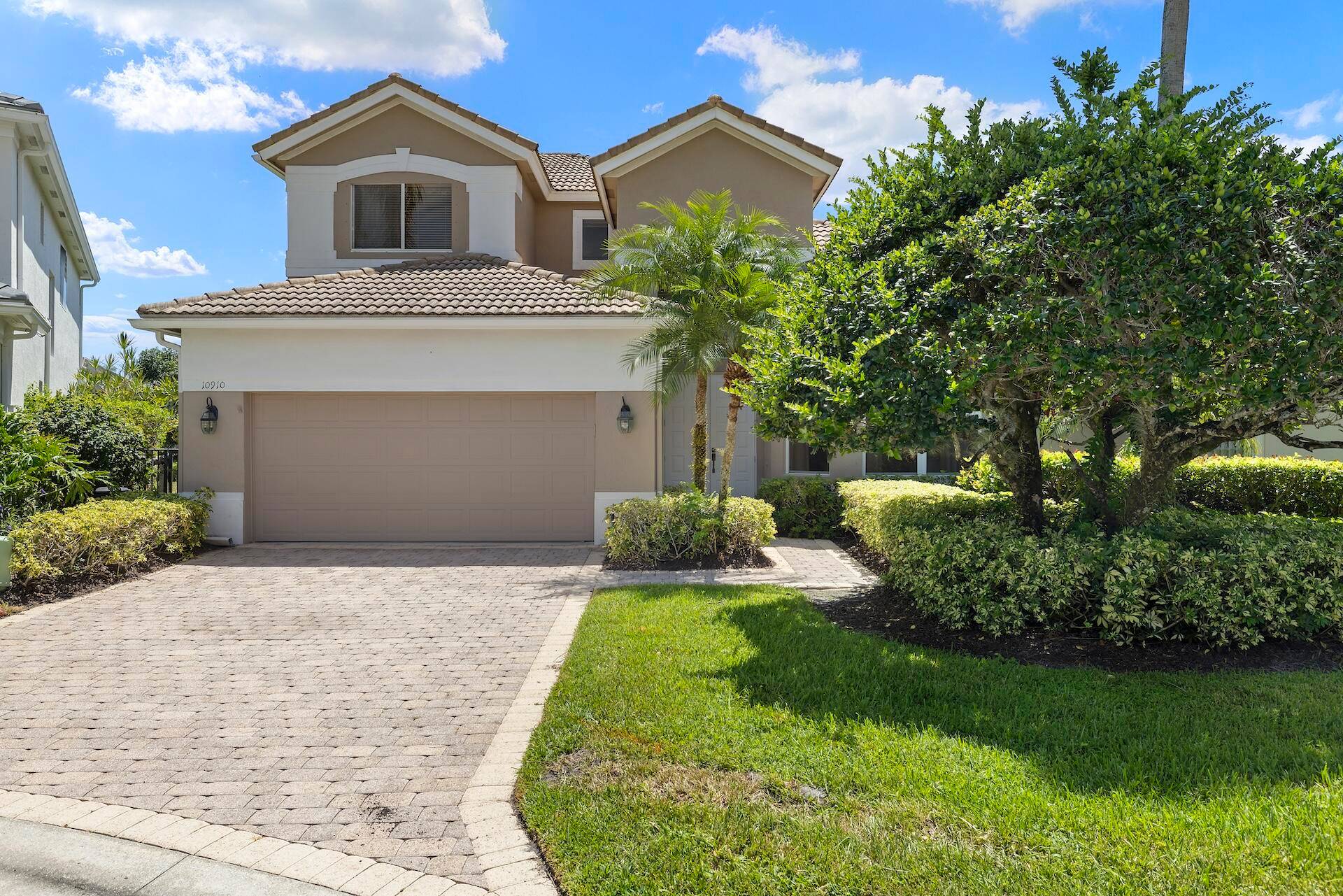Nestled in the coveted enclave of The Grande within the award winning Ibis Golf Country Club, this 3 bedroom, 2.