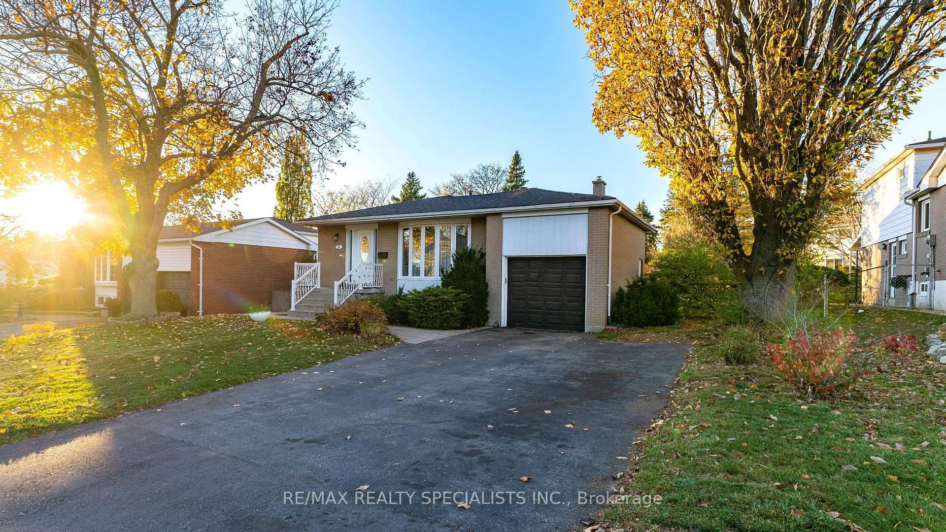 Must See Awesome Spacious Detached Fully Upgraded, Bright And Lots of Natural Light.