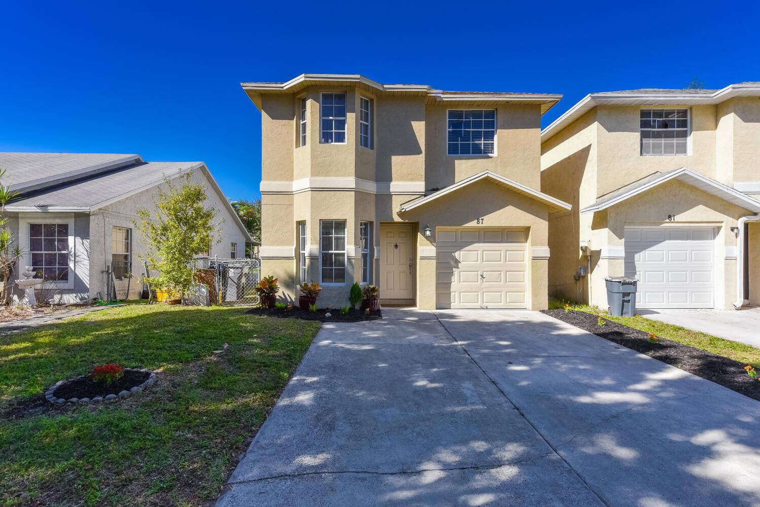 Wonderful single family home in this friendly all age community of Pheasant Run with nice community pool.