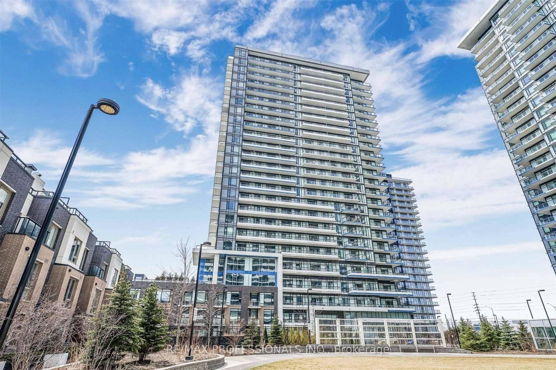 Fabulous Corner View Condo Suite, In New Luxurious Daniels Building, Bedroom amp ; 2 Washroom Unit, Impressive Floor To Ceiling Windows With Wrap Around View Of City Skyline And Lake, ...