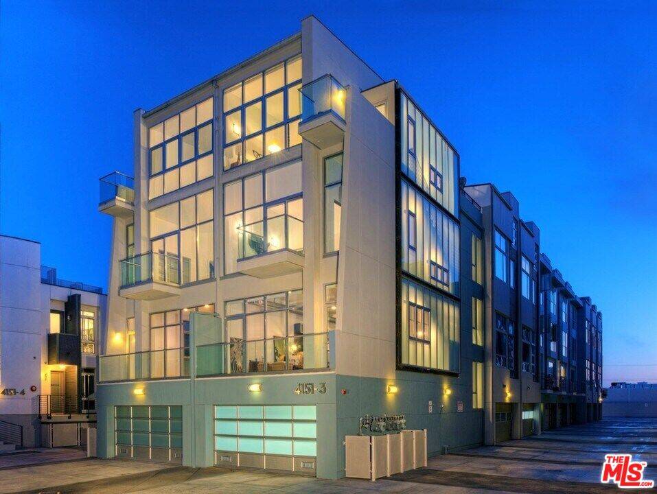 4151   Redwood Ave 3BR Marina Del Rey La