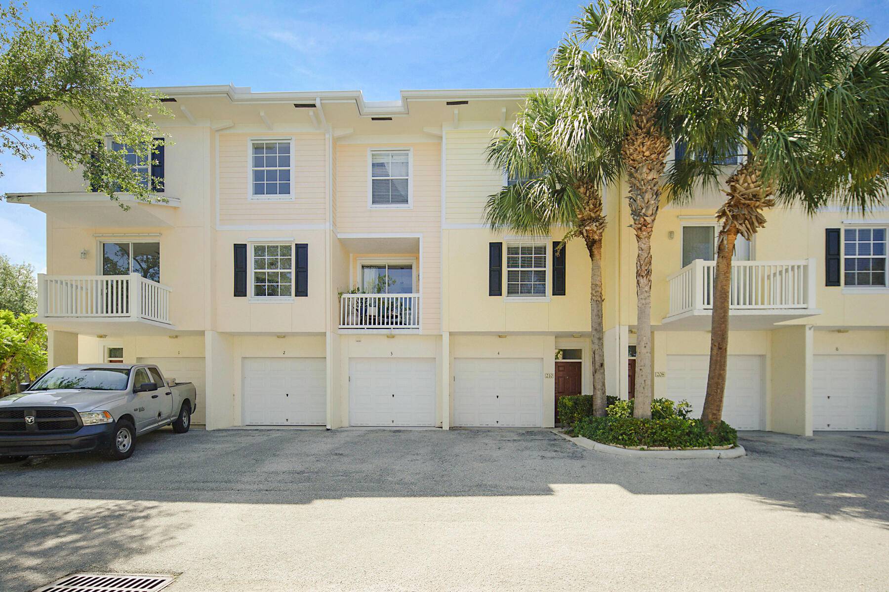 Great Community Lots of kids Great Schools Townhome with 2 bedrooms, 2 1 2 bathrooms, and a 1 car garage.