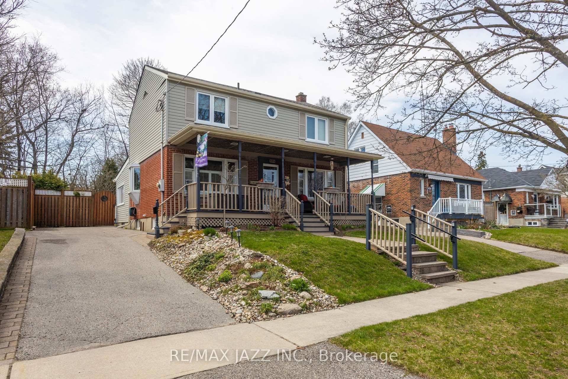 Welcome to 824 Masson St !