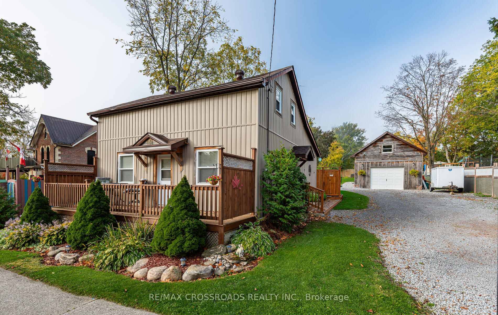 Welcome to this charming 1 1 2 story century home in the centre of the gorgeous little town of Cannington.