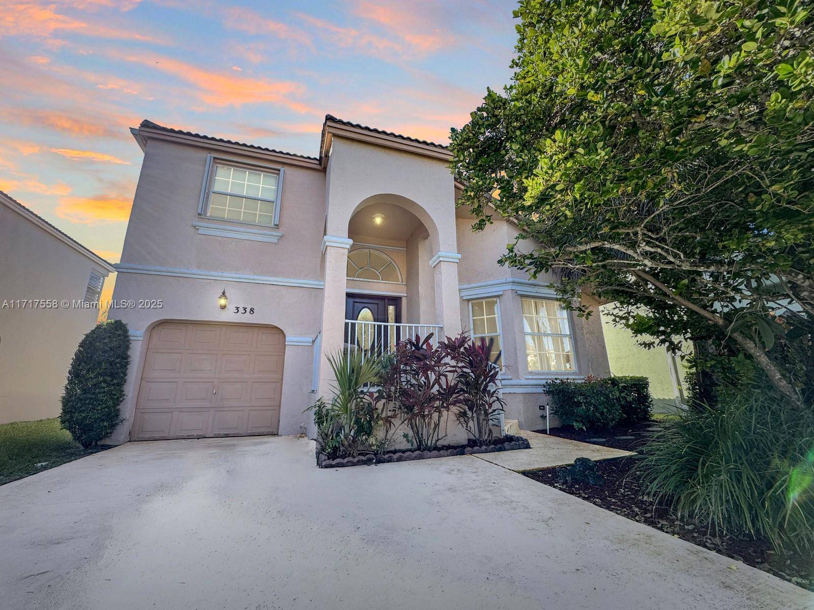 BEAUTIFUL 3 BED, 2. 5 BATH LAKEFRONT HOME IN TOWNGATE W SPACIOUS LIVING AND FAMILY ROOMS W LARGE WINDOWS, IMPRESSIVE FINISHES, GORGEOUS FLOORING W NO EXPENSE SPARED UPGRADES.