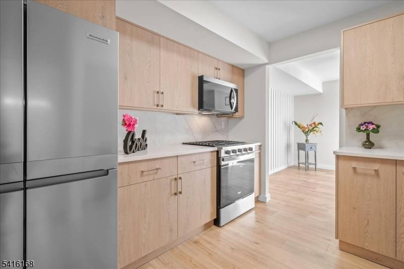 BEAUTIFUL, RENOVATED, AND IMPRESSIVE !