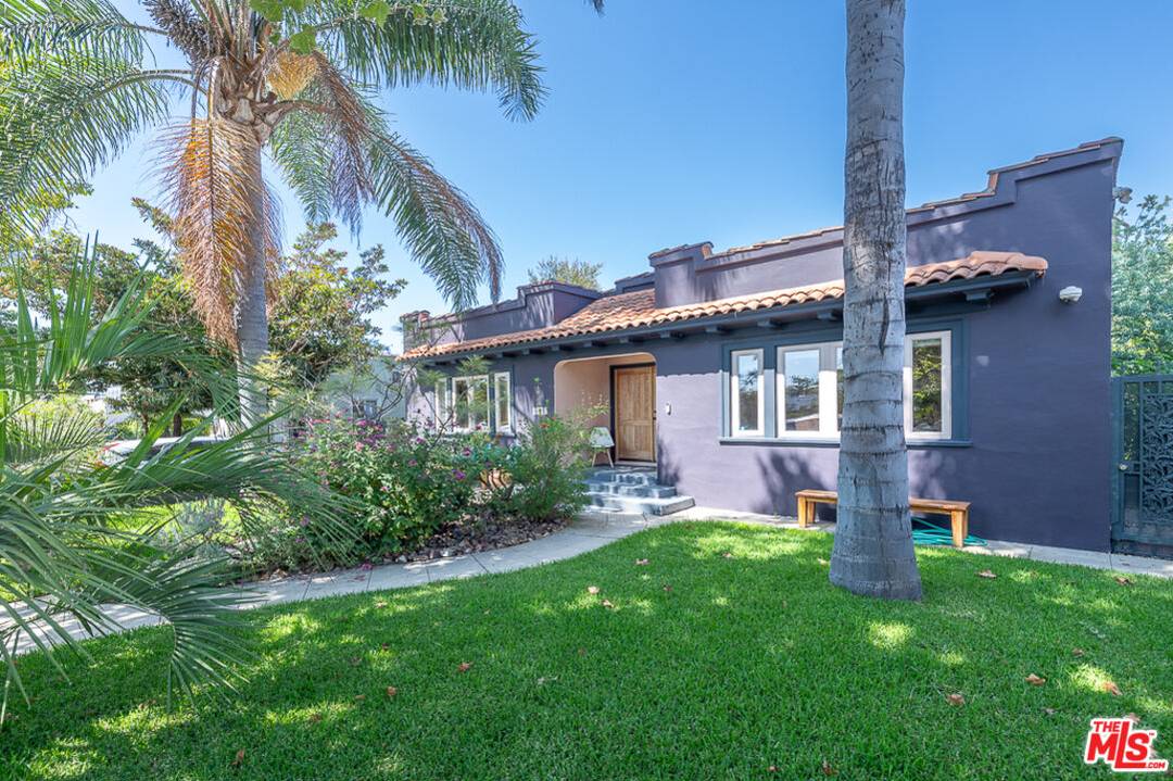 1207   Poinsettia Dr 5BR Hollywood Hills East La