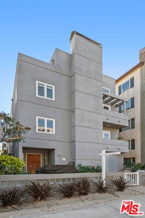 20  Quarterdeck St 6BR Marina Del Rey La