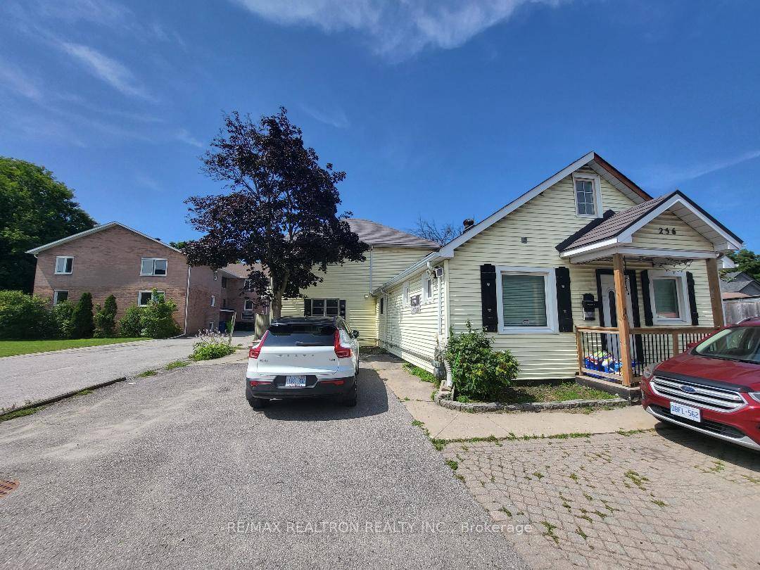 Beautiful fully renovated large 2 bedroom 2 bathroom apartment.