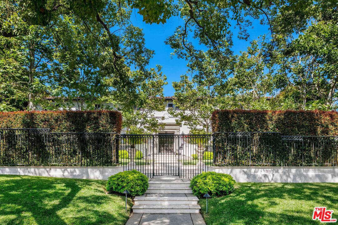 722  N Maple Dr 7BR Beverly Hills Post Office | B.H.P.O. La