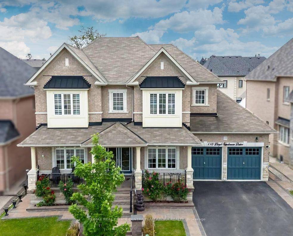 Welcome to this stunning 4 2 bedroom, East facing home in the sought after Creditview area, boasting over 5, 000 sq.