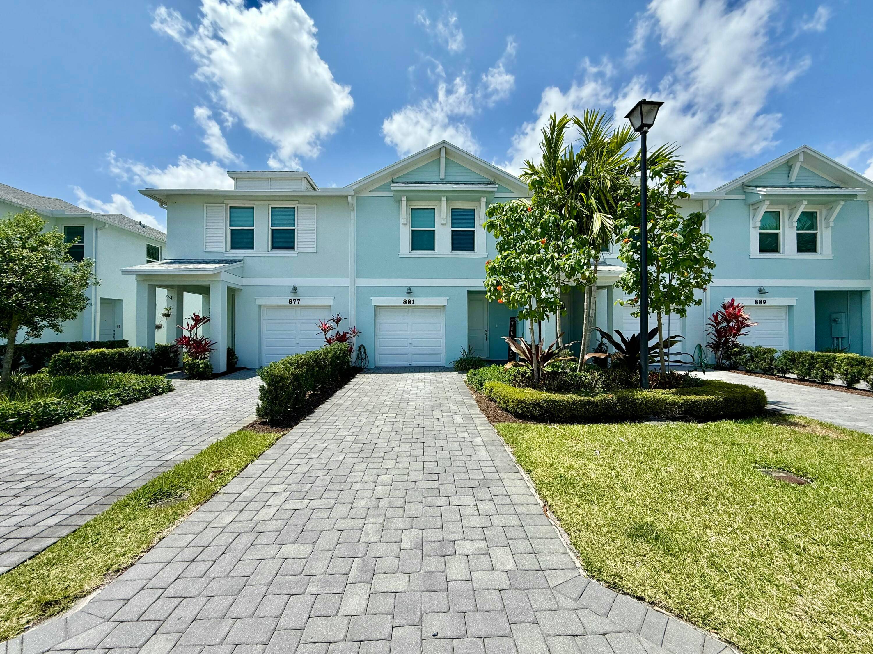 Move In Ready 3 Bedroom Townhome in CatalinaThis spacious 3 bedroom, 2.