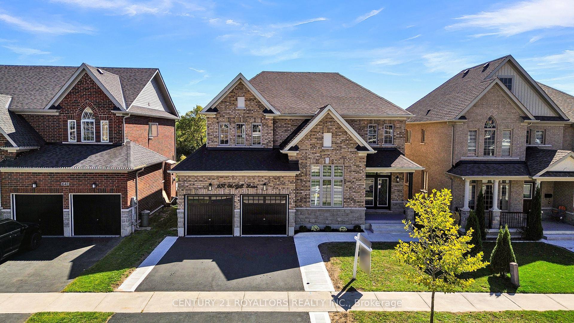 Here's Your Chance To Own A Beautifully Maintained 2 Storey, 4 Bedroom, 4 Bathroom Home Offering Over 3, 170 Sq.