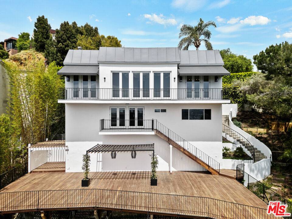 1539   Viewsite Dr 3BR Sunset Strip La