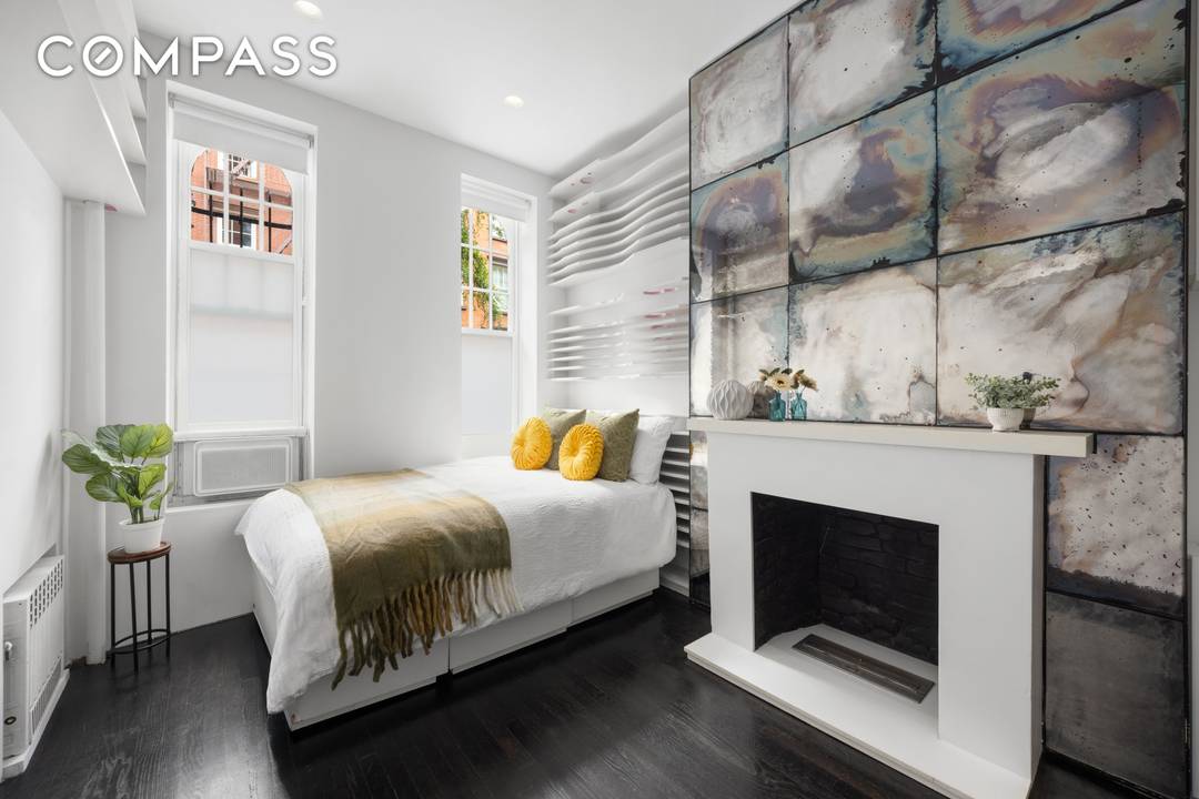 This beautifully reimagined West Village studio co op sits on one of Manhattan s most desirable tree lined historic blocks, just moments from the High Line, the Whitney Museum, and ...