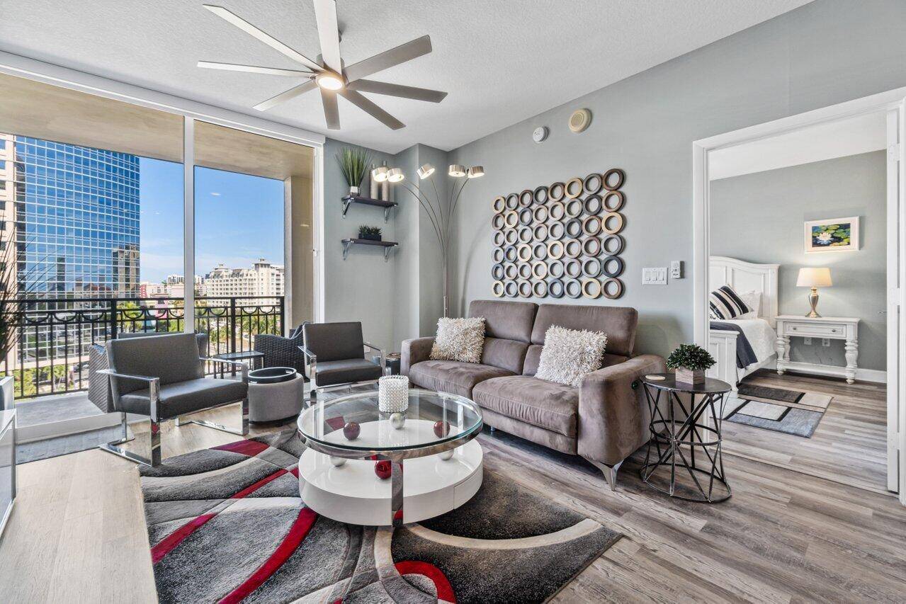 THIS is the ultimate in modern urban living !