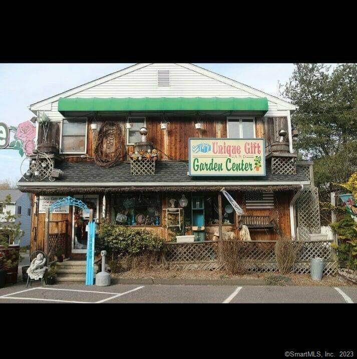 Wonderful opportunity to own this multipurpose property in the heart of Naugatuck's business district.