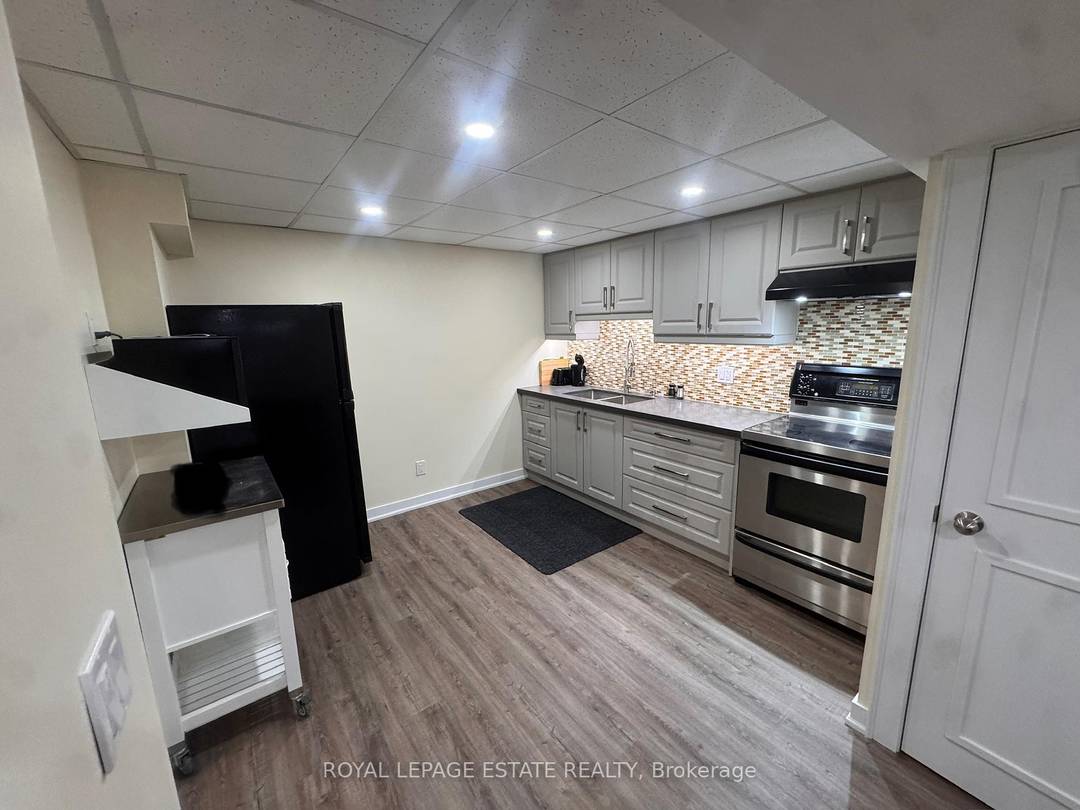 Beautiful fully furnished brand new 3 bedroom basement apartment.