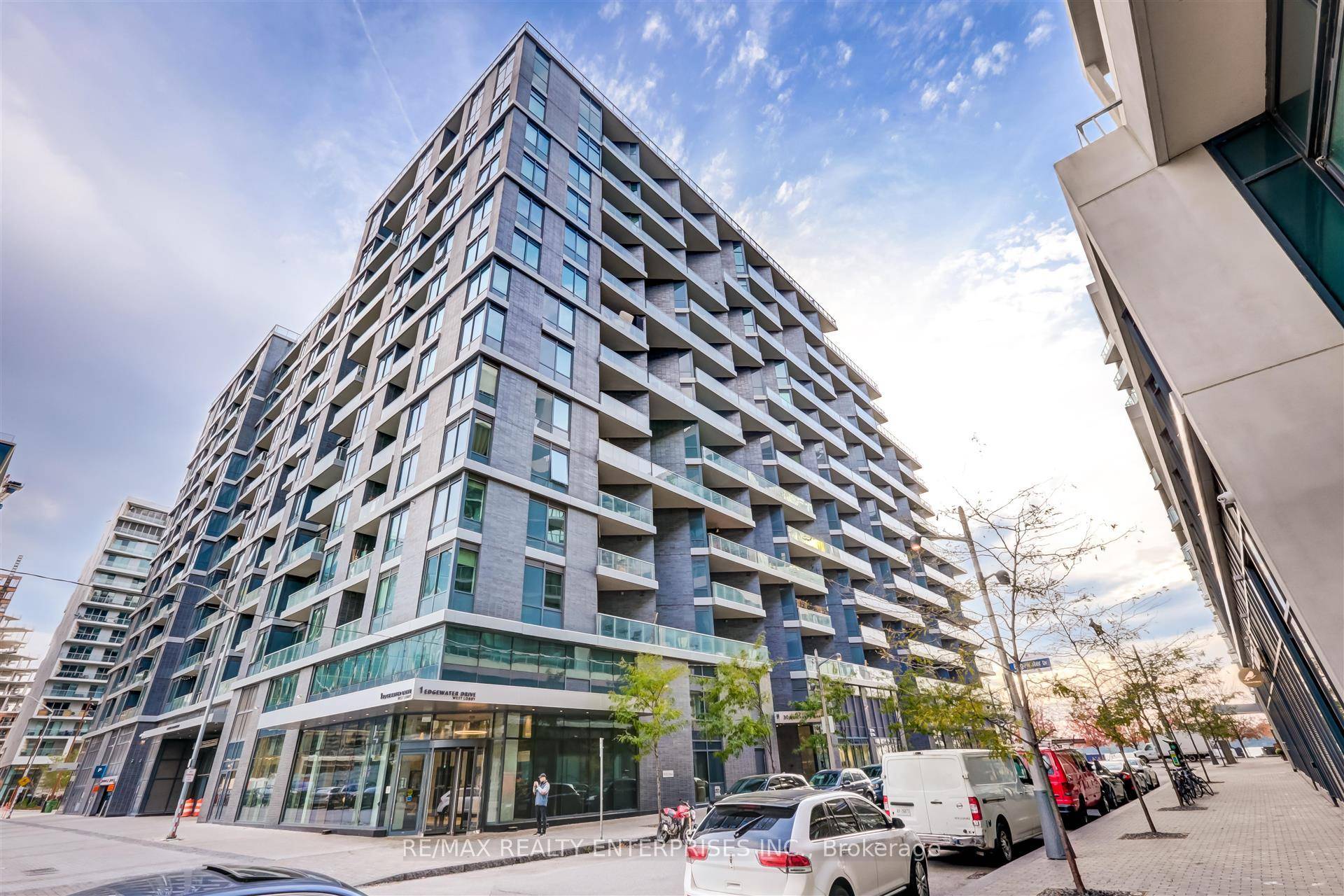 Elegance, Flair, Lifestyle and Convenience are yours on the waters edge in a master planned community by Tridel Hines.
