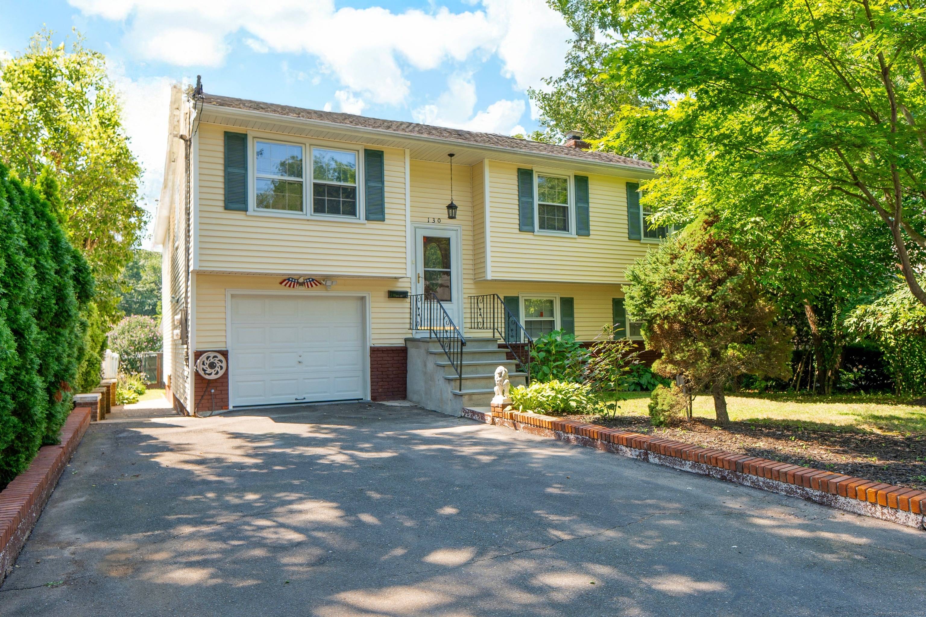 3 4 Bedroom 3 Bath Raised Ranch Family Style Home in Springdale, Meticulously Maintained, Featuring Large Open Floor Plan with Living Room Dining, Kitchen Area, Bathroom Three Bedroom on Main ...