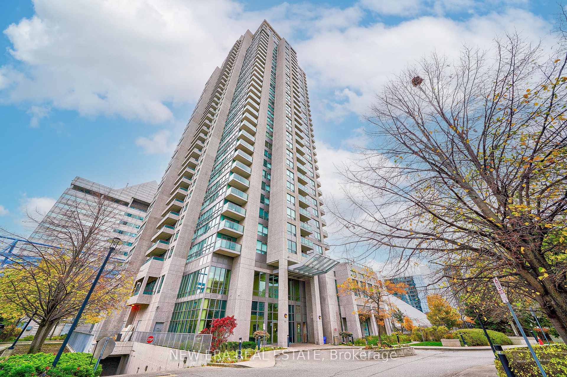 Bright And Spacious 1 1 Bedroom 1 Bath Condo In The Heart Of Scarborough's Most Sought After AreaLocation.