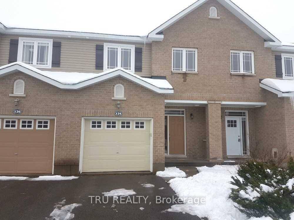 The sought after Berwick 2 model welcomes you with an open and airy main floor, seamlessly connecting the living, dining, and kitchen areas, all beautifully finished with hardwood and ceramic ...