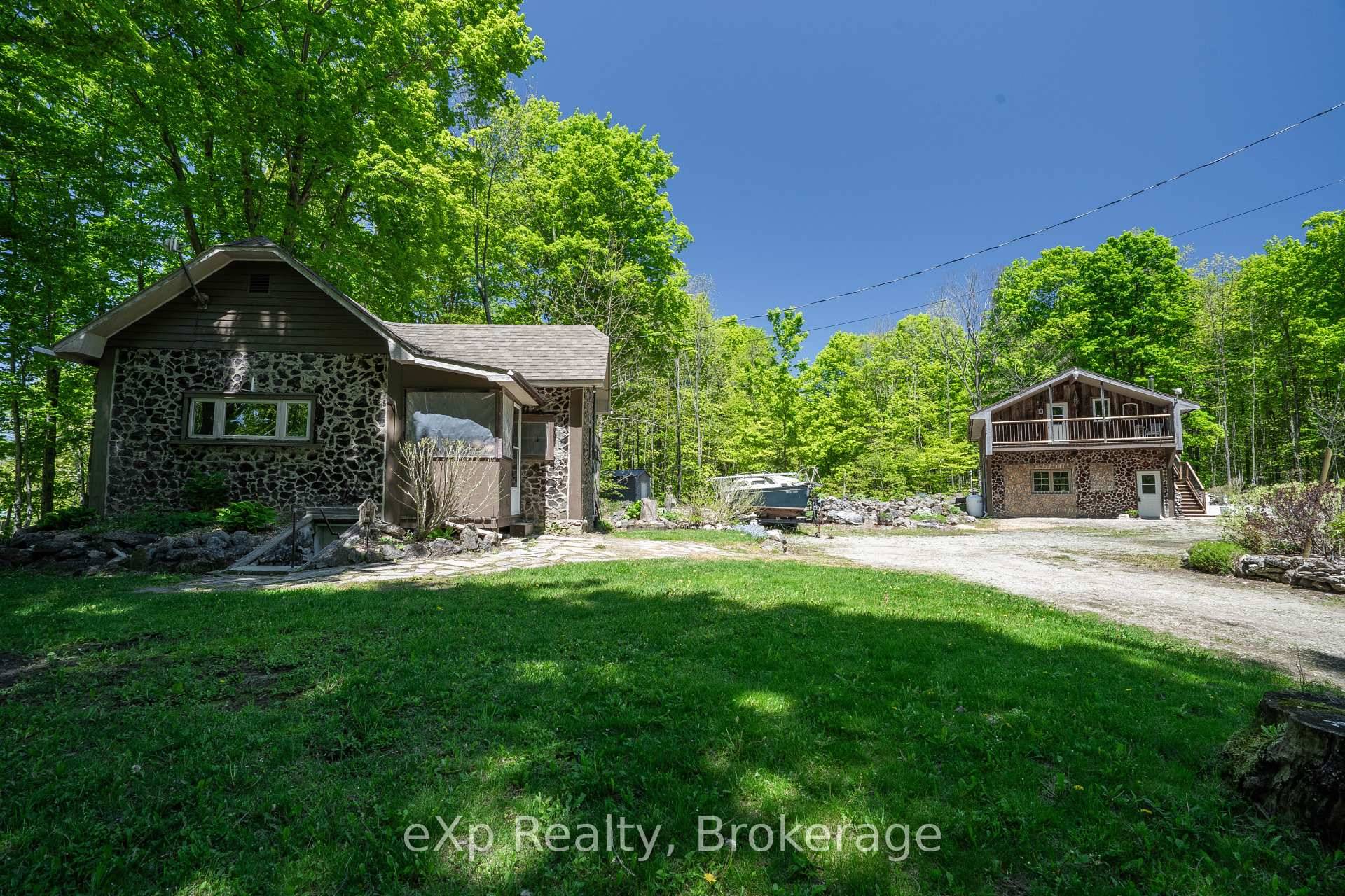 Charming Country Retreat with In Law Suite on 5 Acres.