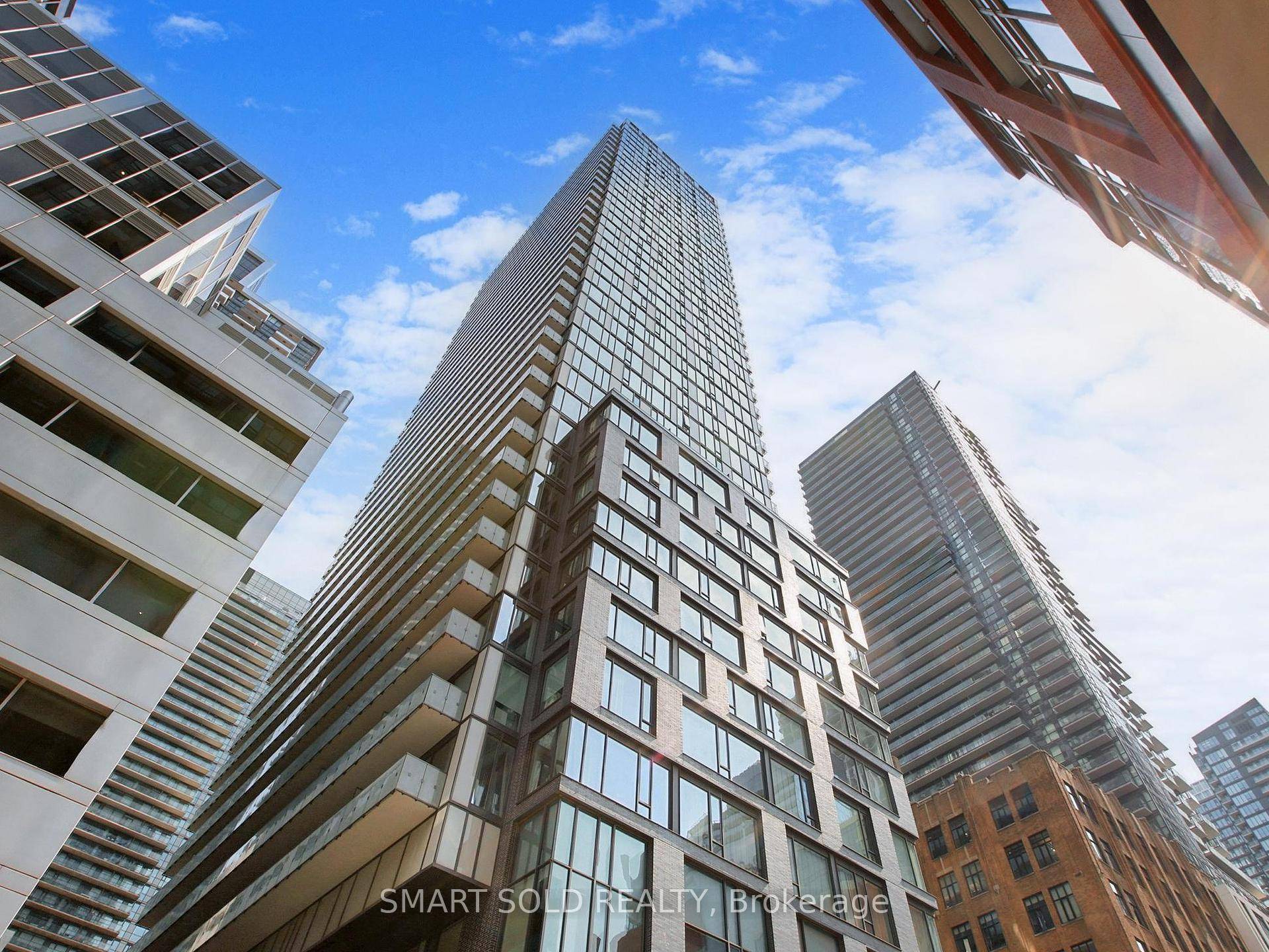 Stunning Condo In The Heart Of Toronto's Entertainment District !