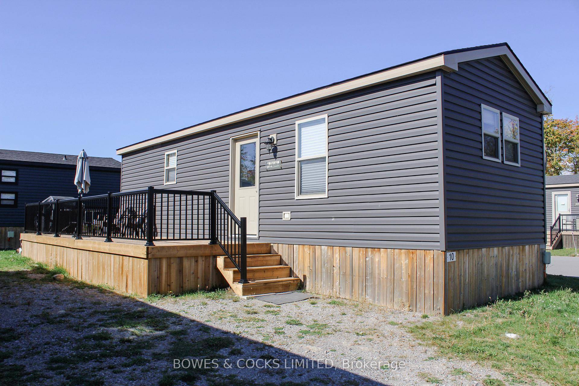 Welcome to 10 Lambton at Bellmere Winds Golf Resort, part of the highly sought after Great Blue Resorts community !