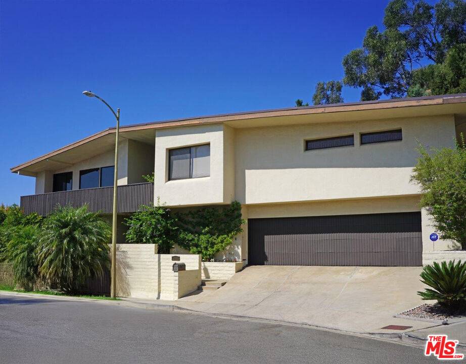 1461 Laurel Way 4BR Beverly Hills Post Office | B.H.P.O. La