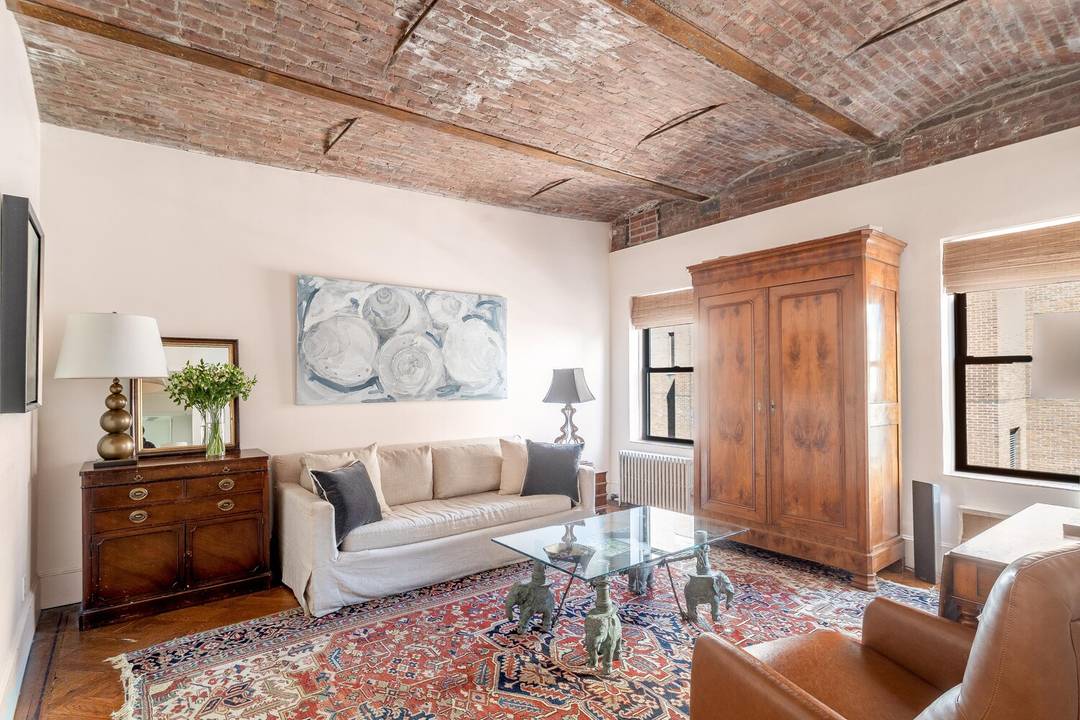 Chic 1 bedroom in one of NYC's best West Side neighborhoods and most desirable historic buildings ; The Osborne.