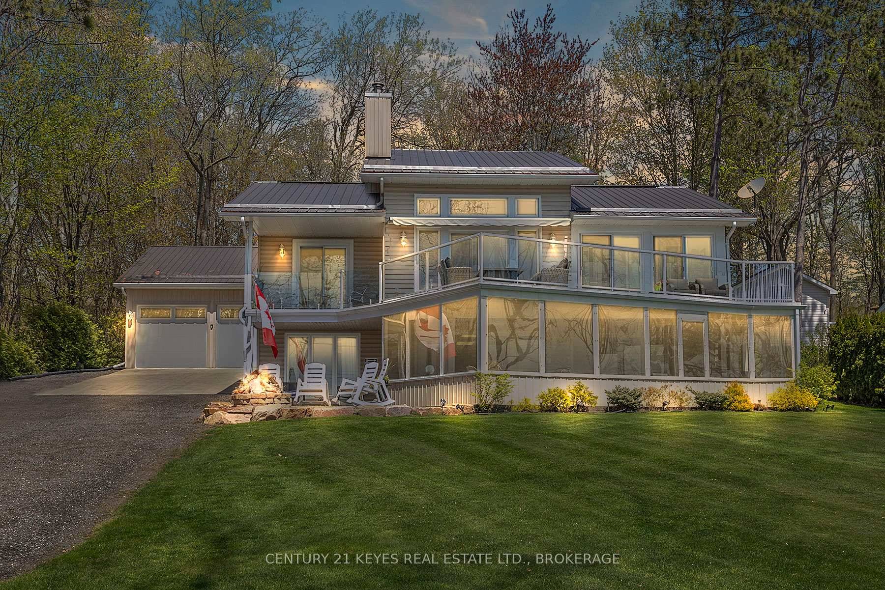 Welcome to this beautiful 3 bedroom, 2 and a half bathroom in the heart of the 1000 Islands, Ivy Lea !