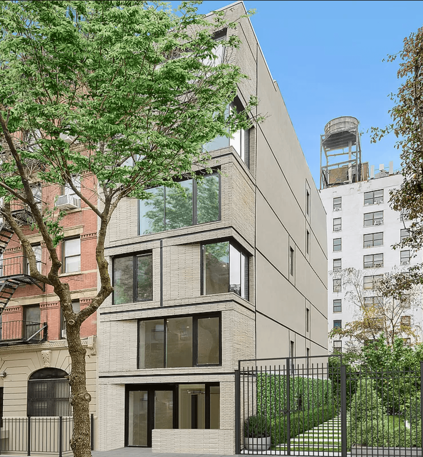 On July 19th, these two new Manhattan Condos will be sold at Luxury AUCTION !
