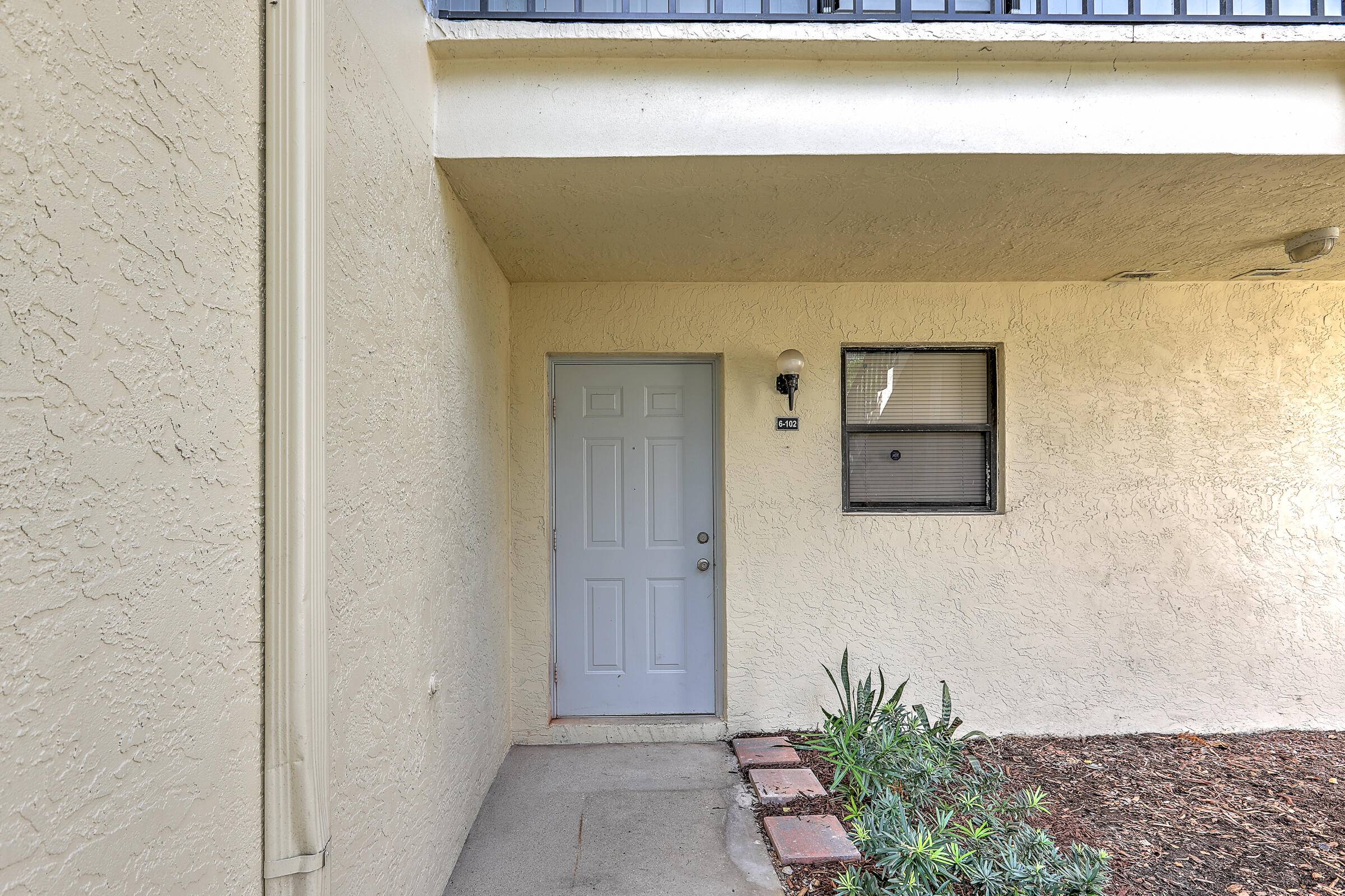 2 Bedroom, 2 bathrooms Condo in Fairway Palms.
