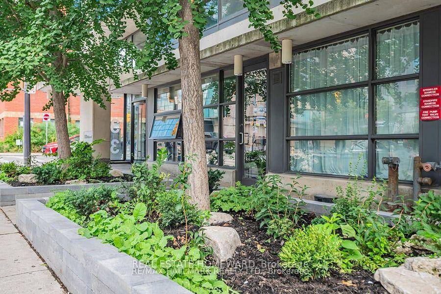 This Stylish Industrial Inspired Soft Loft, Is Situated In The Heart Of Toronto.