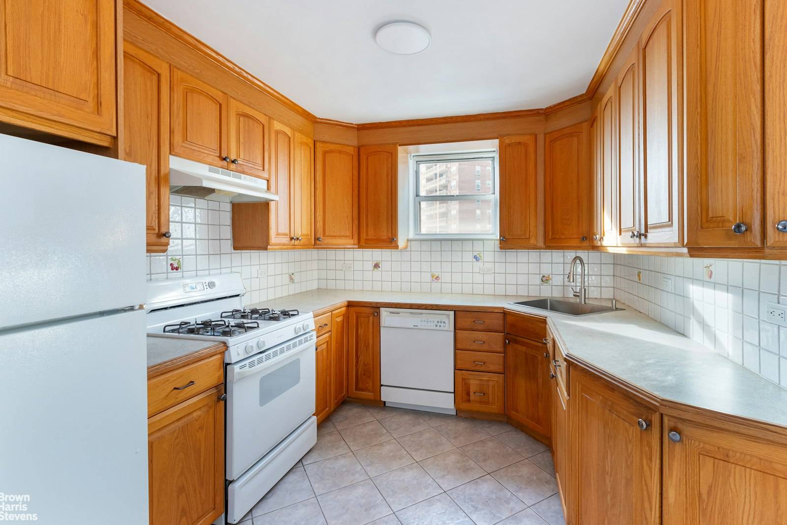 Welcome to your sunny, high floor 2 bedroom 1 bath with terrace in full service Skyview on the Hudson.