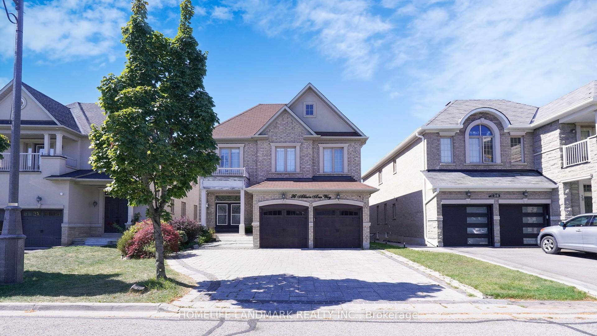 Stunning Family Home On Quiet Street W Finished Walk Out Basemen in Upper Thornhill Estates !