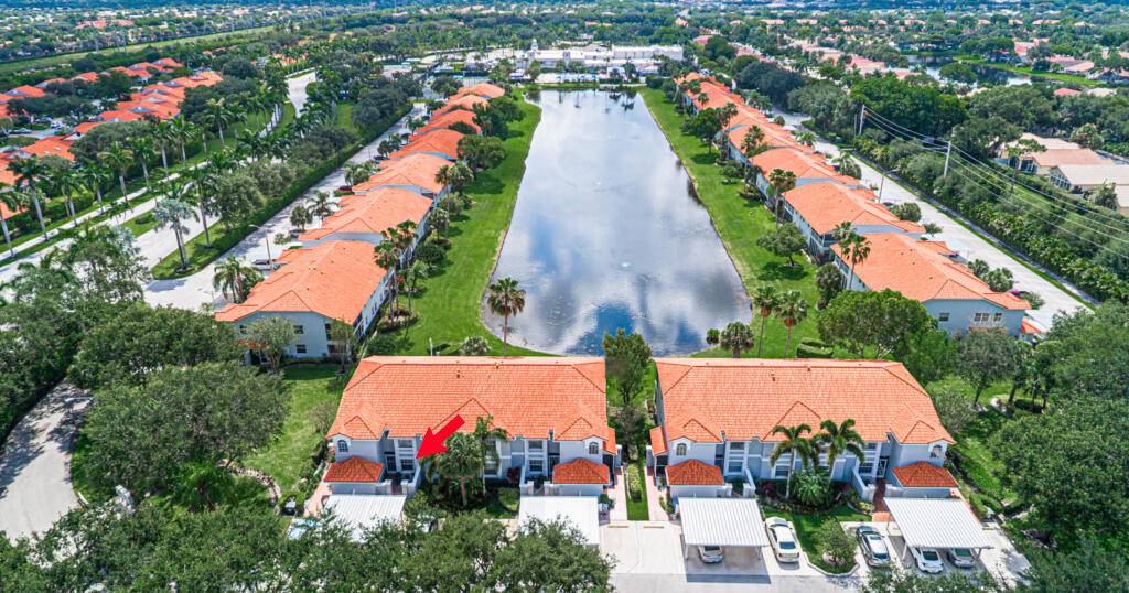 WATER VIEWS ARE OUTSTANDING !