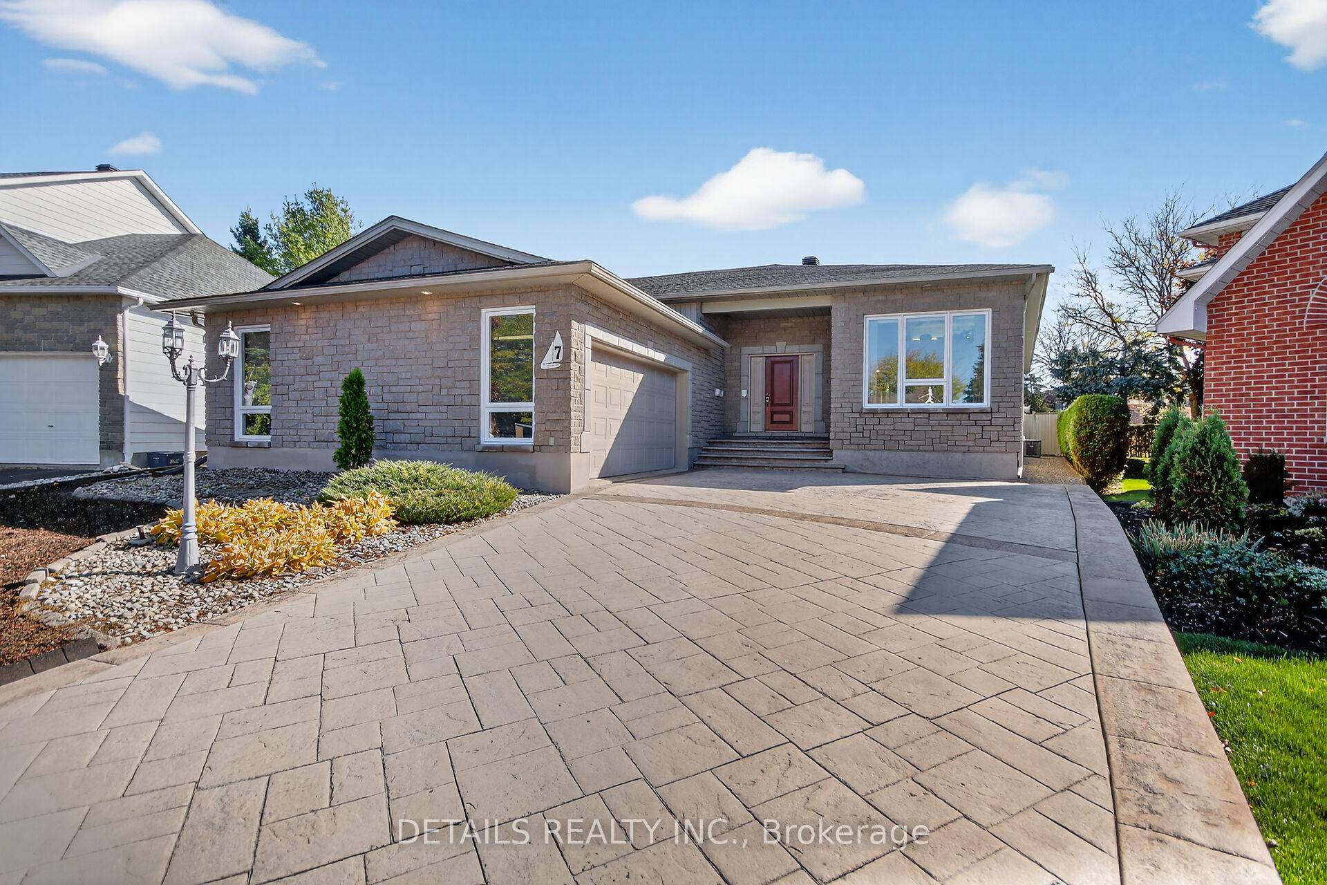 Welcome to the prestigious Eagle Chase Court, where you are surrounded by many lovely homes and close to a network of amenities such as Costco amp ; other shops amp ...