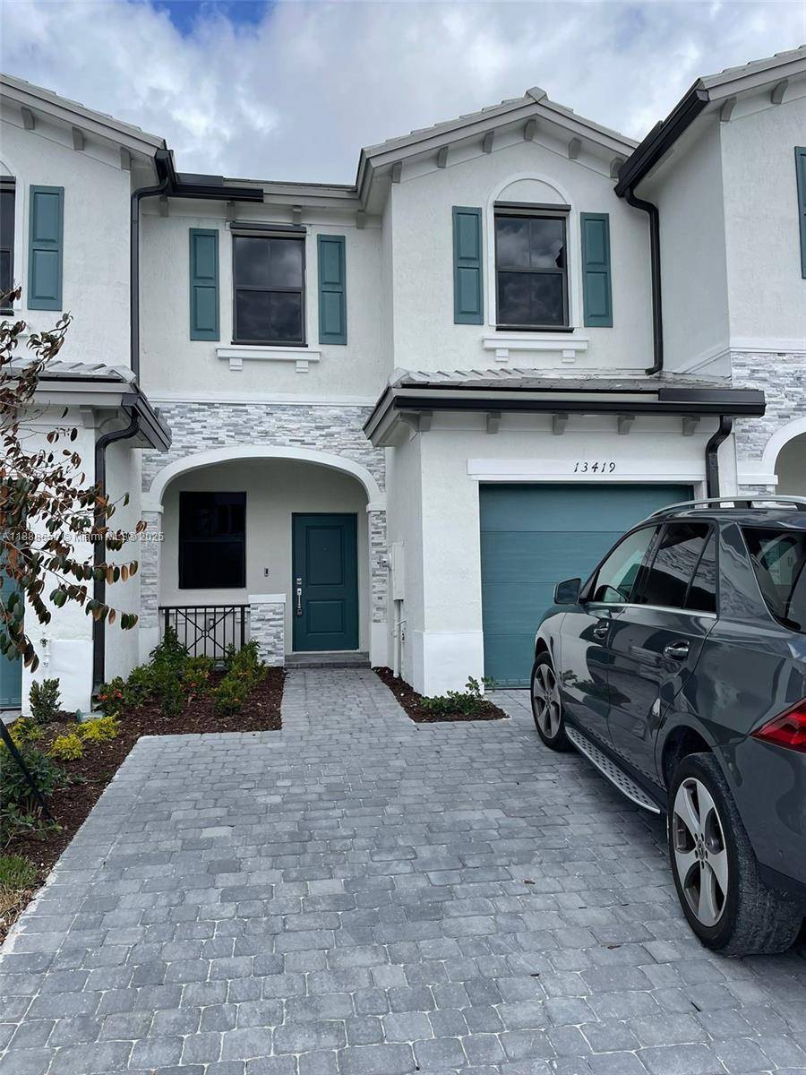 Welcome to Pine Vista ! This bright and spacious 3 bedroom, 2.